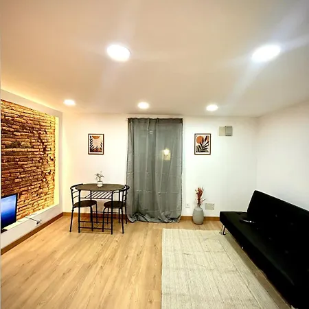 Apartman Centro 3 *